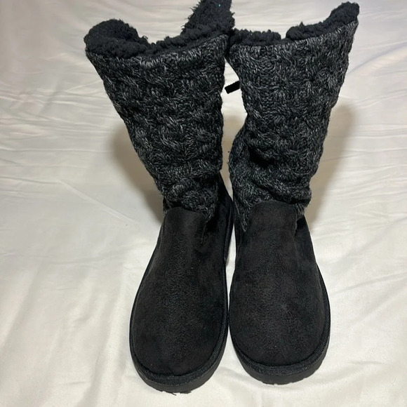 MUK LUKS BLACK FOLD OVER TALL BOOT
Cable Knit Winter Women’s size 7 - Picture 4 of 11